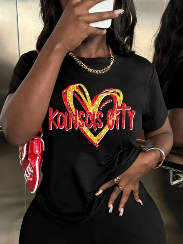 KC, Football Graphic Print T-Shirt - Crew Neck, A Comfortable Women's Short-sleeved Crew Neck T-shirt For Everyday Wear And Stylish Layering