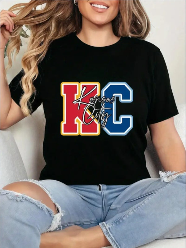 KC, Football Graphic Print T-Shirt - Crew Neck, A Comfortable Women's Short-sleeved Crew Neck T-shirt For Everyday Wear And Stylish Layering