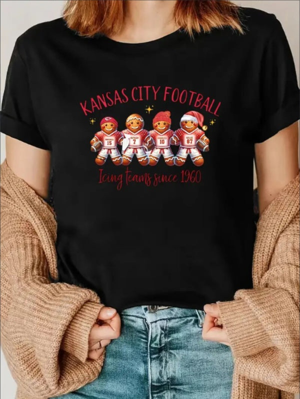 KC, Football Graphic Print T-Shirt - Crew Neck, A Comfortable Women's Short-sleeved Crew Neck T-shirt For Everyday Wear And Stylish Layering