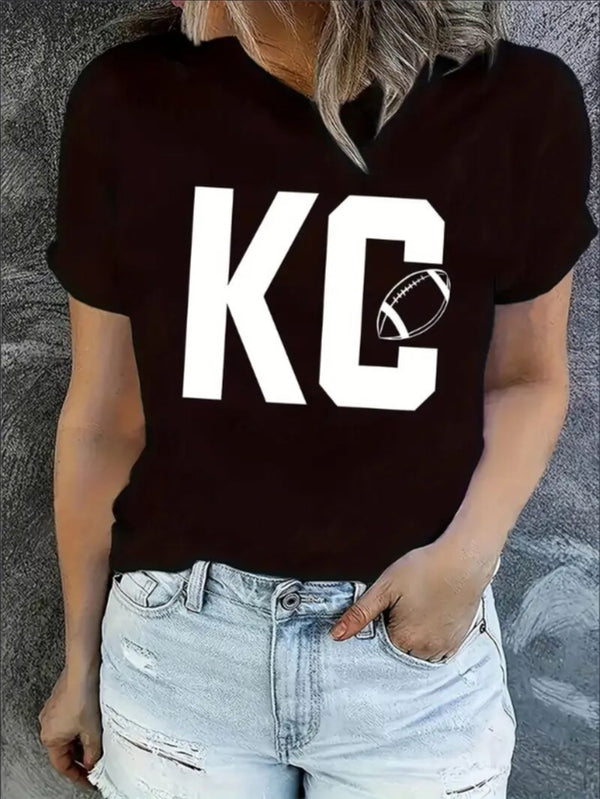 KC, Football Graphic Print T-Shirt - Crew Neck, A Comfortable Women's Short-sleeved Crew Neck T-shirt For Everyday Wear And Stylish Layering