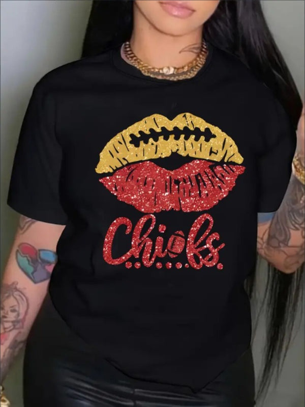 KC, Football Graphic Print T-Shirt - Crew Neck, A Comfortable Women's Short-sleeved Crew Neck T-shirt For Everyday Wear And Stylish Layering