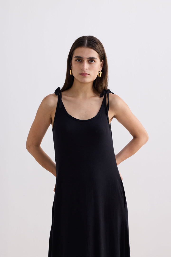Tie-Detail Maxi Dress in Black-4