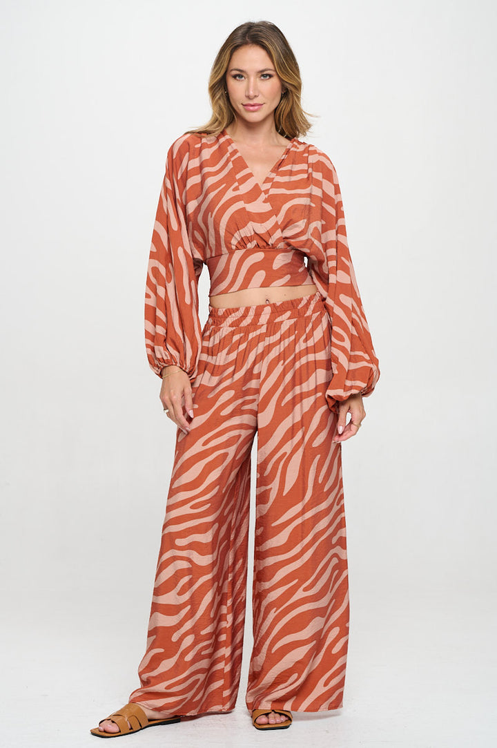 Print V neck Crop Top w Smock Detail-4