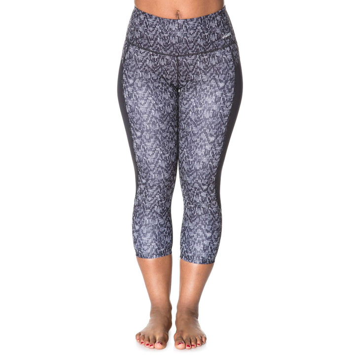 Squeeze Play Capri – Off the Grid (Black/White Print)-1